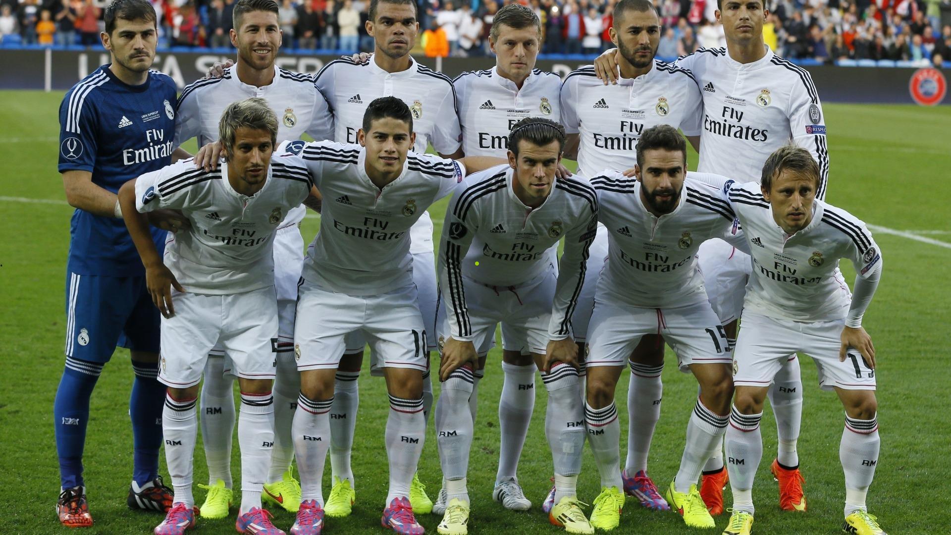 巴西队2026年世界杯主场战袍亮相，致敬1970年夺冠经典